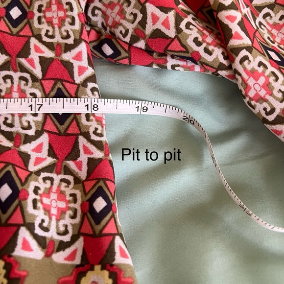 Hālo Women’s Geometric Print Long Bell Sleeve Blouse - Picture 8 of 10